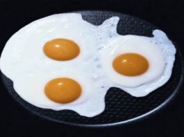 яичница из трех яиц