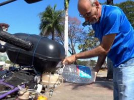 Бразилец собрал мотоцикл, работающий на воде